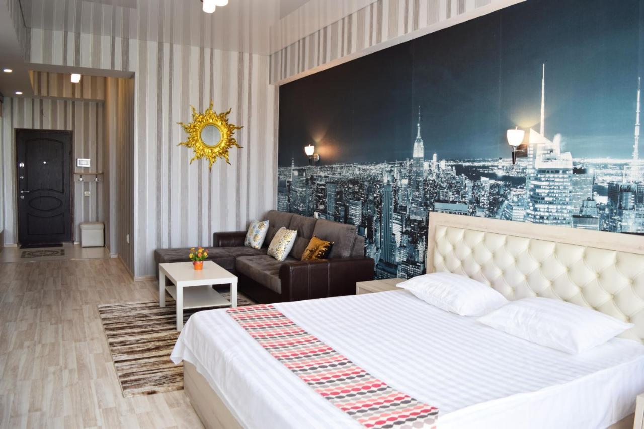Studio Boutique Apartment Bishkek Bagian luar foto