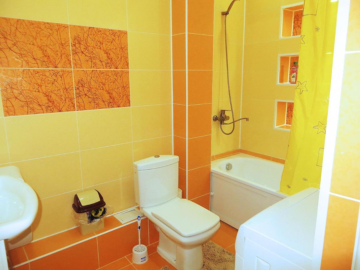 Studio Boutique Apartment Bishkek Bagian luar foto