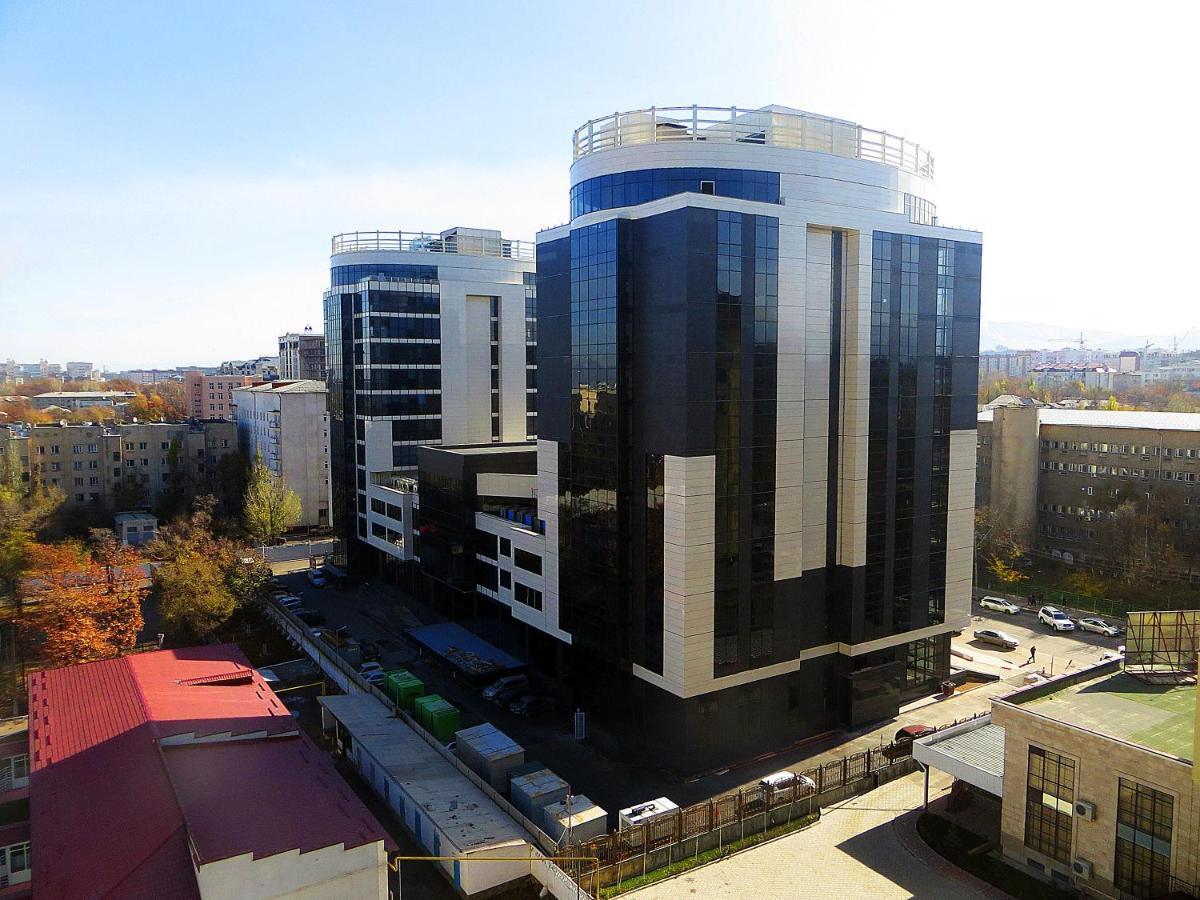 Studio Boutique Apartment Bishkek Bagian luar foto