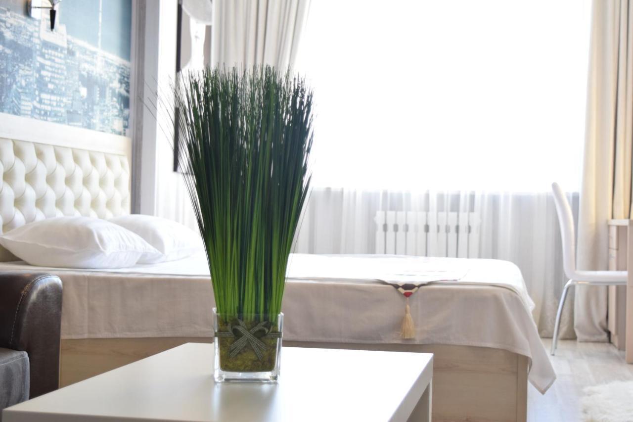 Studio Boutique Apartment Bishkek Bagian luar foto