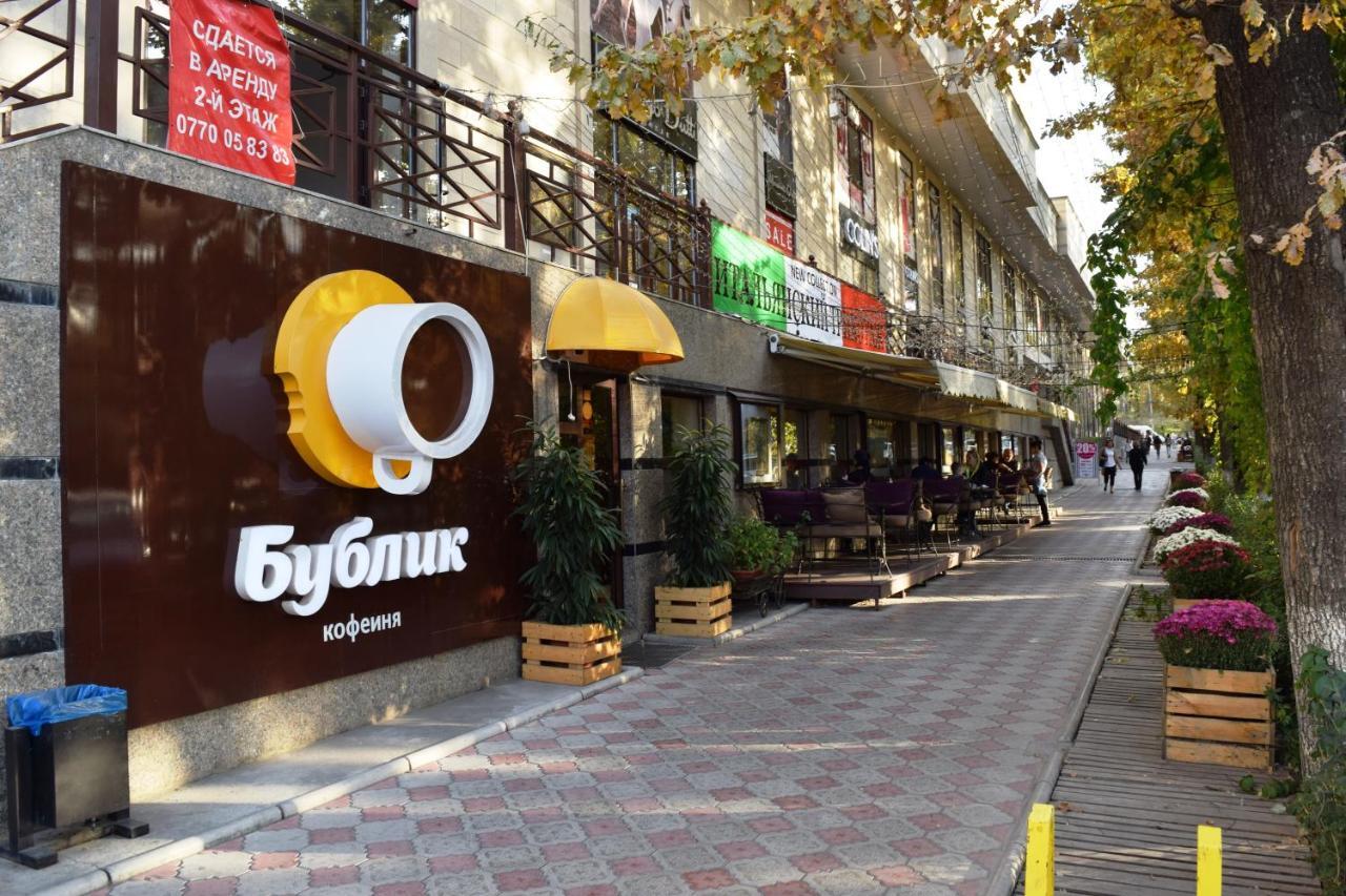 Studio Boutique Apartment Bishkek Bagian luar foto
