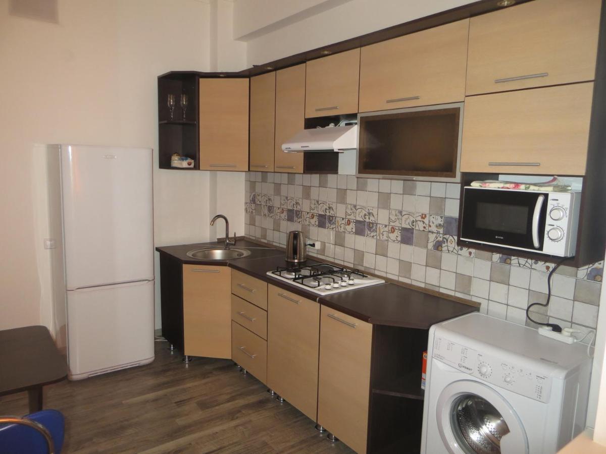 Studio Boutique Apartment Bishkek Bagian luar foto
